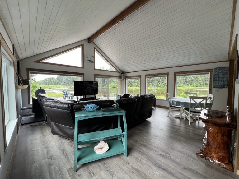 Cama’i House Living Room (2)