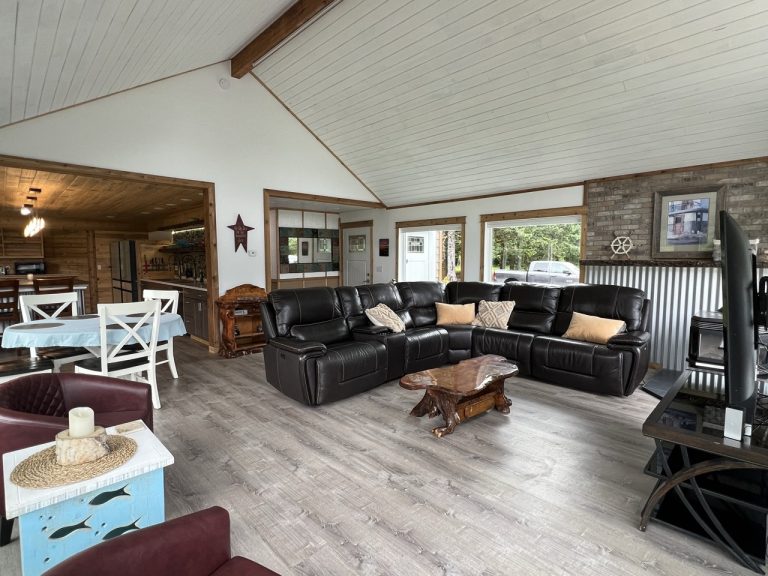 Cama’i House Living Room (1)