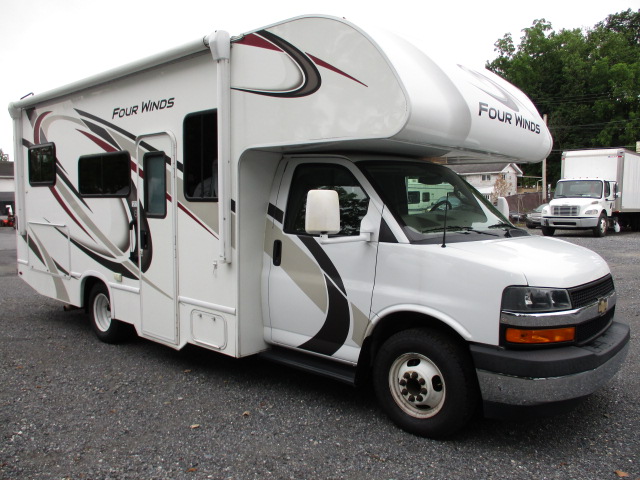 25′ Thor Four Winds model 23U