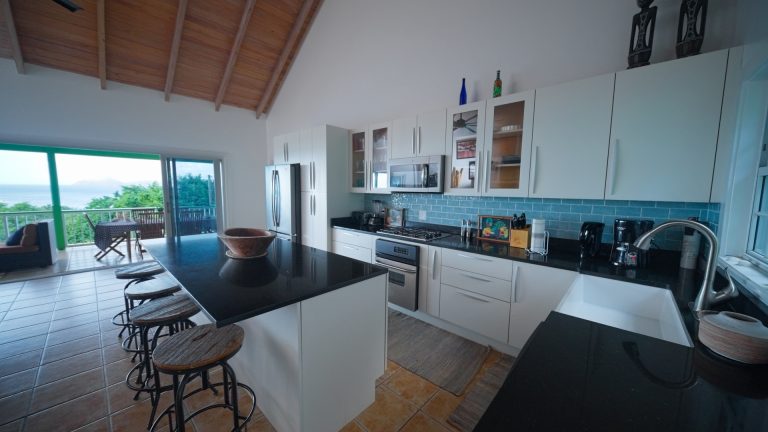 Villa Oasis 2BR Oceanview Cottage with Private Pool