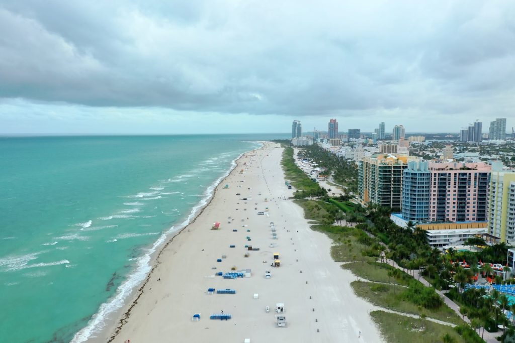 Figure of a building near the coast in a southern state acting according to Florida short-term rental laws.